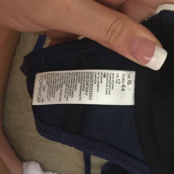 ❗️$5 CLEARANCE ❗️RARE Top shop scallop navy blue bikini HTF size 4 & 12 - Picture 3 of 8